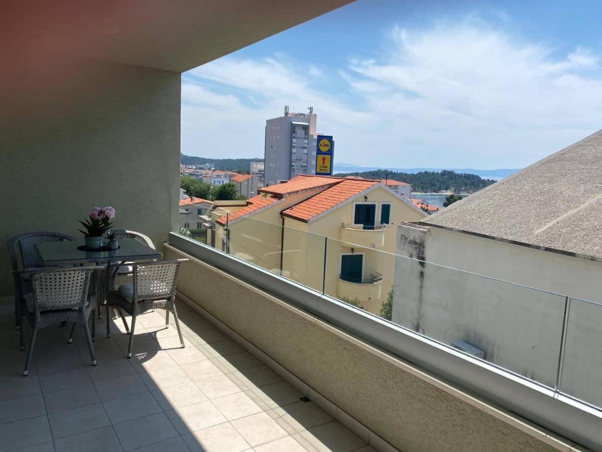Modern Apartments With Garage Makarska Exterior foto